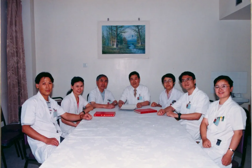 1995年,耳鼻喉科合影,左起:高志强,师秀珍,张宝泉,张连山,倪道凤